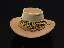 Load image into Gallery viewer, Indiana - Mesh with detachable Scarf
