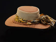 Load image into Gallery viewer, Indiana - Mesh with detachable Scarf
